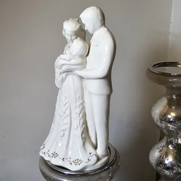 Lenox Vintage china jewels collection christening figurine Sheek - Picture 2 of 7